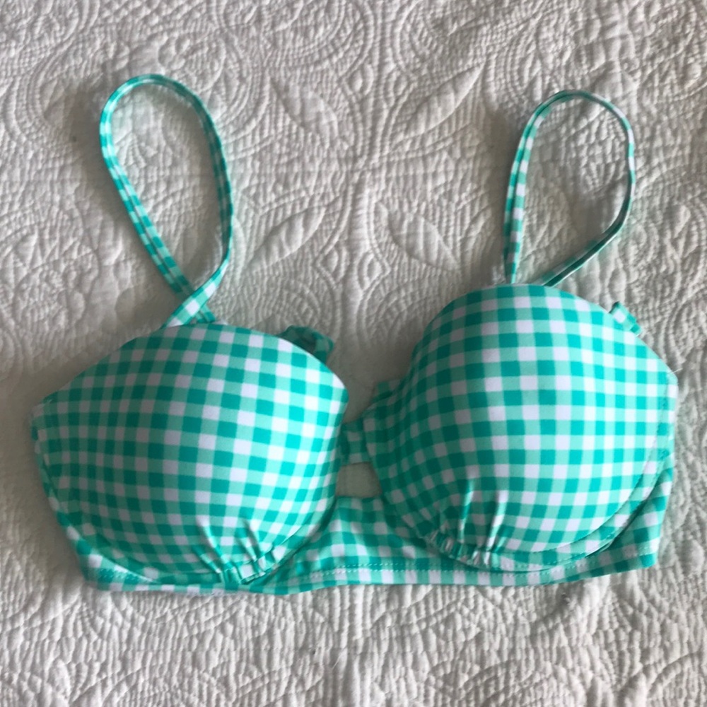 Swim top/underwire/EUC. Worn only once.